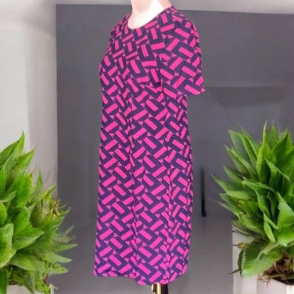 TRINA TURK NWT ZAP PONTE SHORT SLEEVE SHIFT MINI  DRESS MEDIUM - Picture 4 of 8